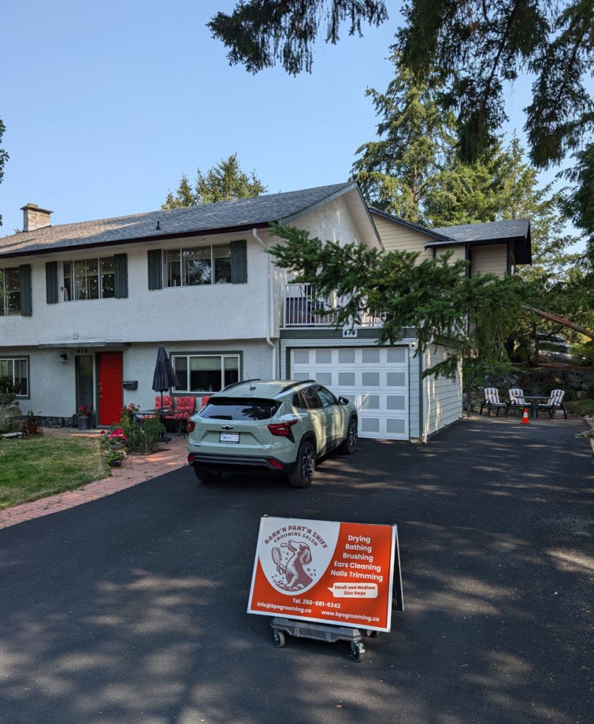 Grooming salon exterior